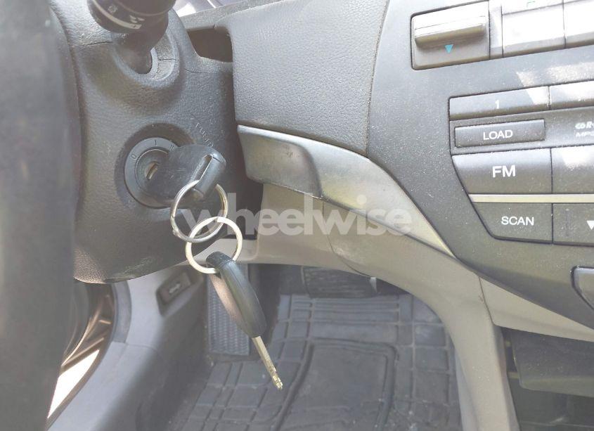 Photo 11 of 2010 Honda Accord 2.4 EX-L (VIN 1HGCP2F82AA167202)