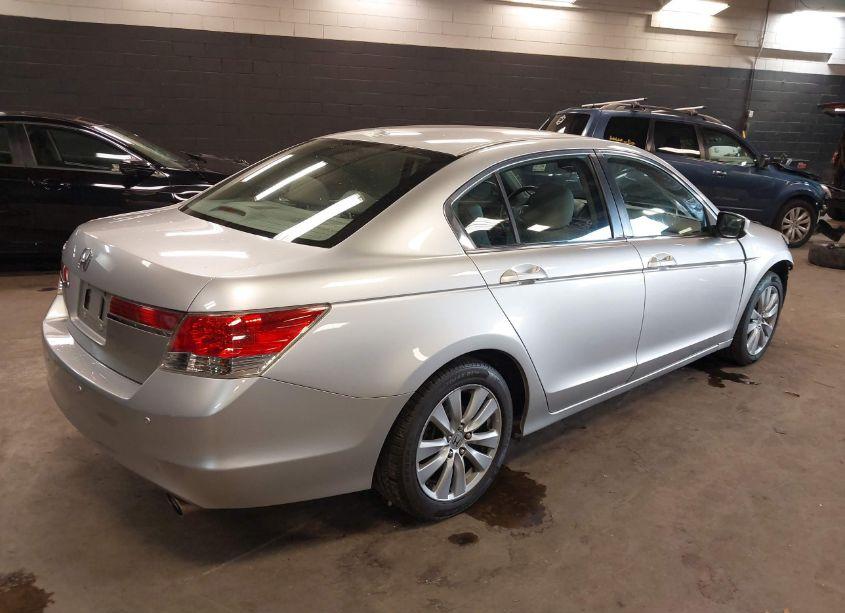 Photo 4 of 2011 Honda Accord 2.4 EX-L (VIN 1HGCP2F82BA033355)