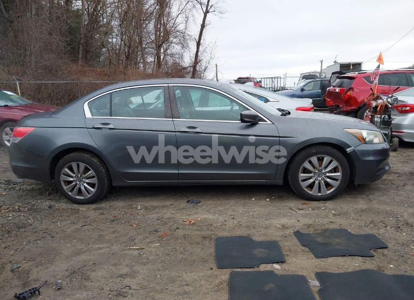 Photo 13 of 2011 Honda Accord 2.4 EX-L (VIN 1HGCP2F82BA034375)