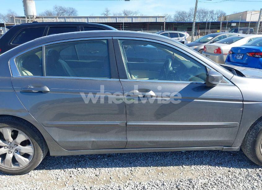 Photo 13 of 2010 Honda Accord 2.4 EX-L (VIN 1HGCP2F83AA064970)