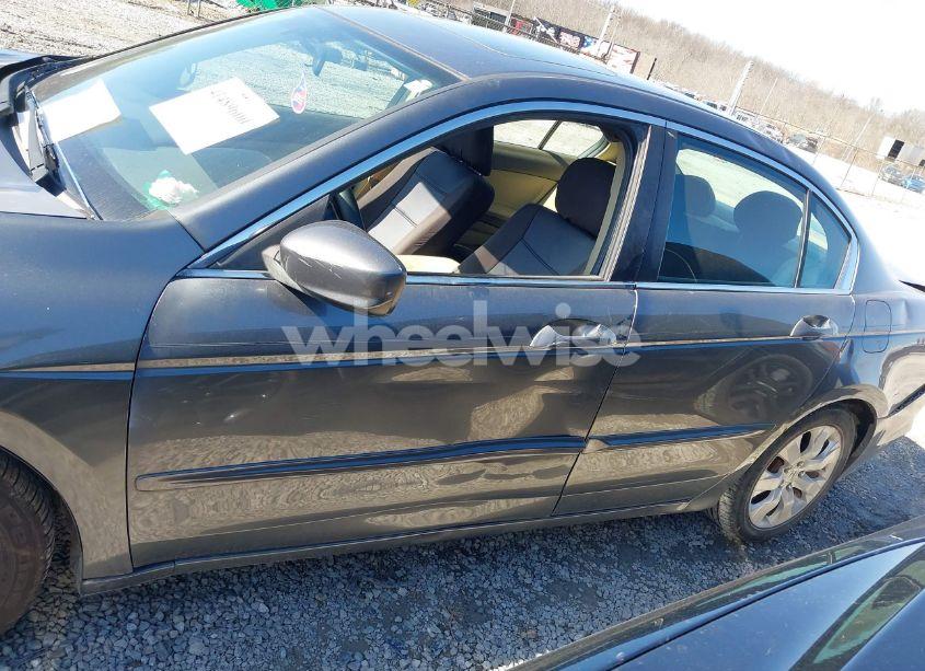 Photo 14 of 2010 Honda Accord 2.4 EX-L (VIN 1HGCP2F83AA064970)