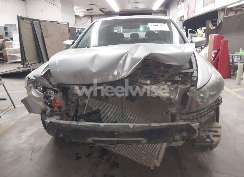 Photo 13 of 2010 Honda Accord 2.4 EX-L (VIN 1HGCP2F83AA092607)