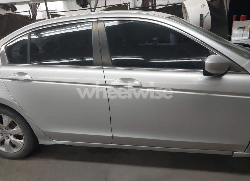 Photo 14 of 2010 Honda Accord 2.4 EX-L (VIN 1HGCP2F83AA092607)