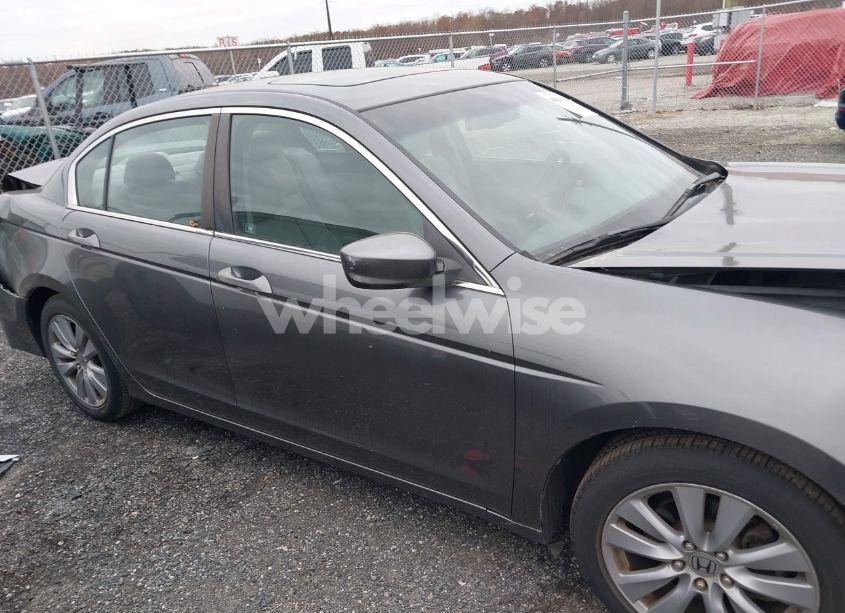 Photo 13 of 2011 Honda Accord 2.4 EX-L (VIN 1HGCP2F83BA013437)