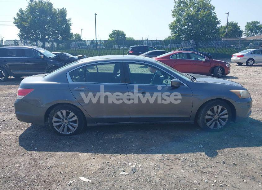 Photo 13 of 2011 Honda Accord 2.4 EX-L (VIN 1HGCP2F83BA053212)