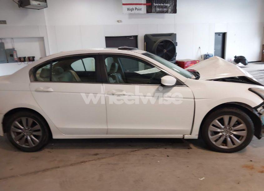 Photo 13 of 2012 Honda Accord 2.4 EX-L (VIN 1HGCP2F83CA094439)