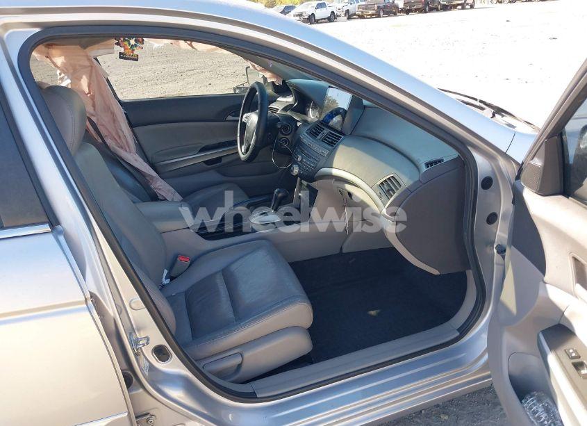 Photo 5 of 2010 Honda Accord 2.4 EX-L (VIN 1HGCP2F84AA024686)