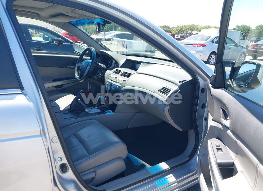 Photo 5 of 2010 Honda Accord 2.4 EX-L (VIN 1HGCP2F84AA024946)