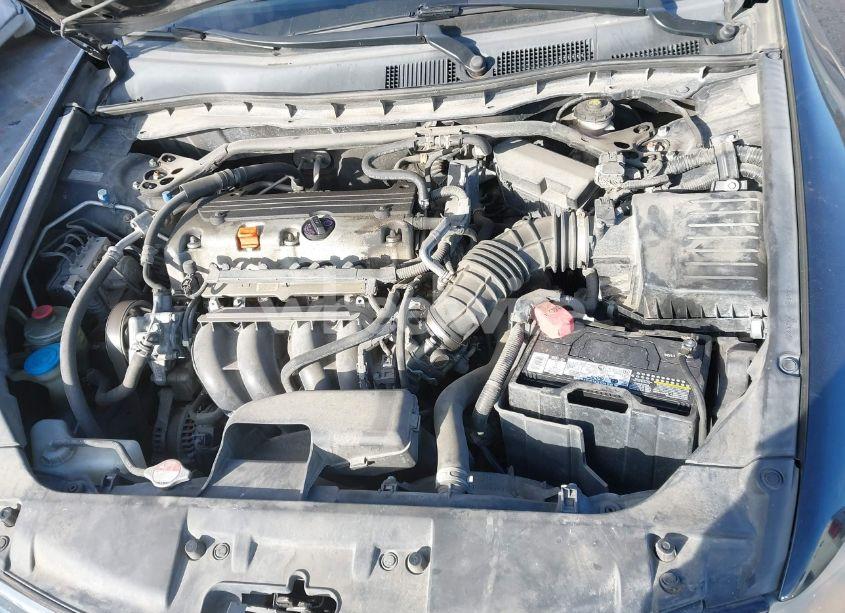 Photo 10 of 2010 Honda Accord 2.4 EX-L (VIN 1HGCP2F84AA028737)