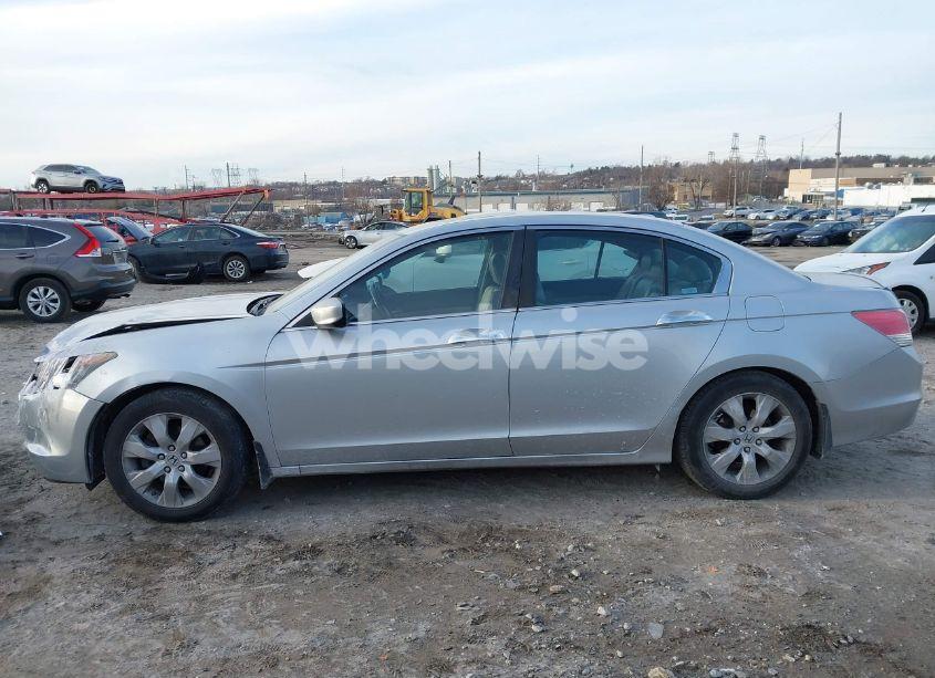 Photo 13 of 2010 Honda Accord 2.4 EX-L (VIN 1HGCP2F84AA037549)