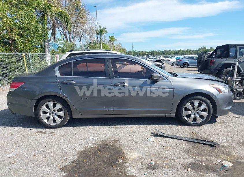 Photo 13 of 2010 Honda Accord 2.4 EX-L (VIN 1HGCP2F84AA171798)