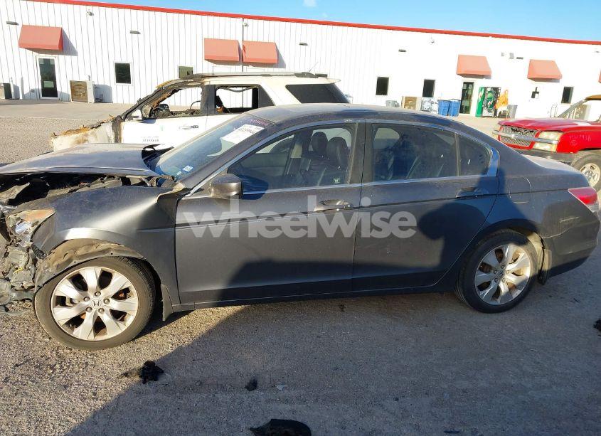 Photo 14 of 2010 Honda Accord 2.4 EX-L (VIN 1HGCP2F85AA004964)