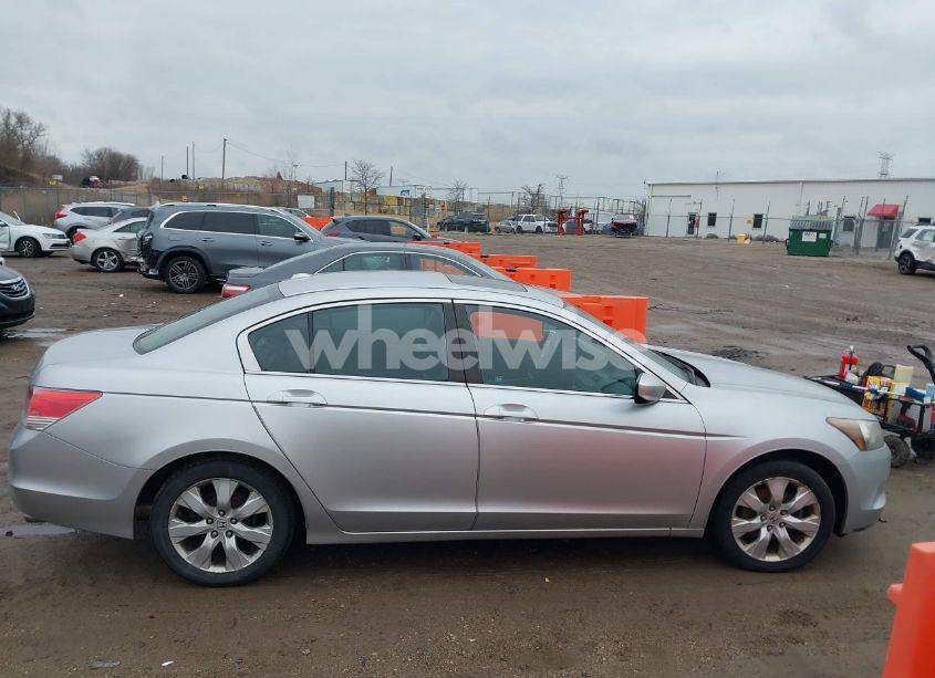 Photo 13 of 2010 Honda Accord 2.4 EX-L (VIN 1HGCP2F85AA036491)