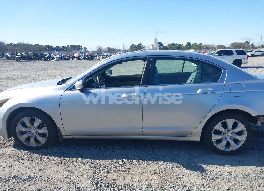 Photo 14 of 2010 Honda Accord 2.4 EX-L (VIN 1HGCP2F85AA043506)