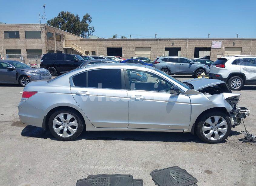 Photo 14 of 2010 Honda Accord 2.4 EX-L (VIN 1HGCP2F85AA047703)