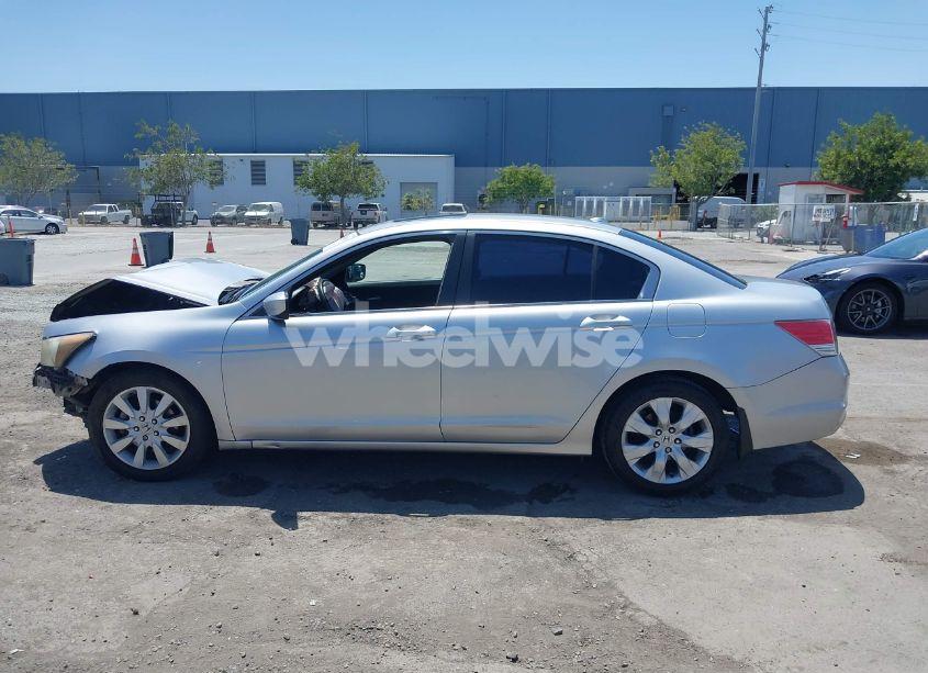 Photo 15 of 2010 Honda Accord 2.4 EX-L (VIN 1HGCP2F85AA047703)