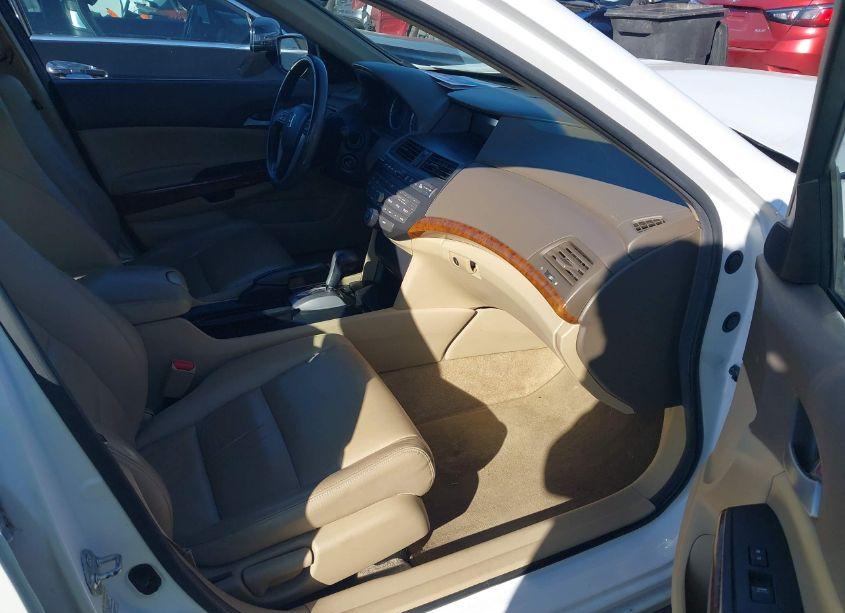 Photo 5 of 2010 Honda Accord 2.4 EX-L (VIN 1HGCP2F85AA104157)