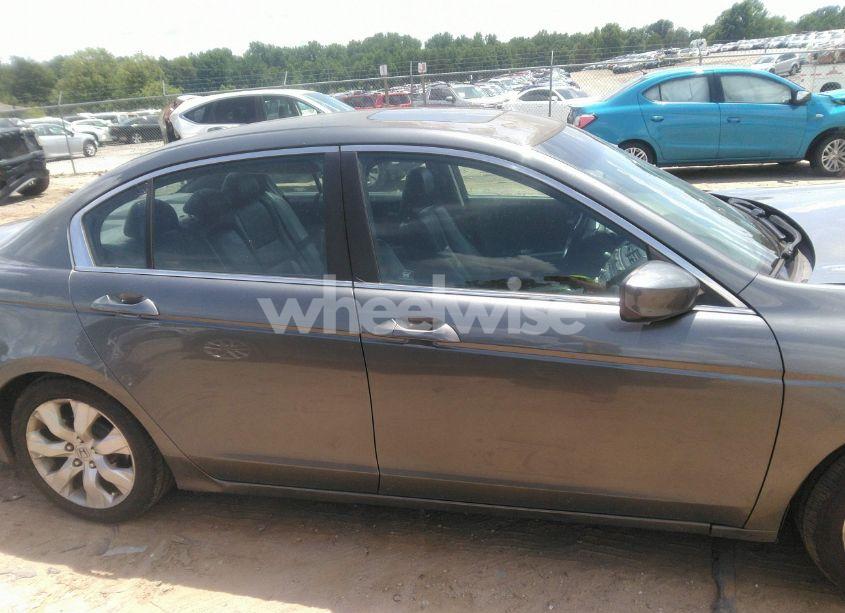 Photo 13 of 2010 Honda Accord 2.4 EX-L (VIN 1HGCP2F85AA161779)