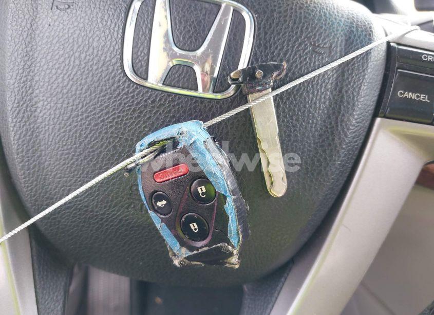 Photo 11 of 2011 Honda Accord 2.4 EX-L (VIN 1HGCP2F85BA049128)