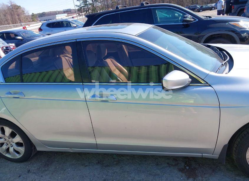 Photo 13 of 2010 Honda Accord 2.4 EX-L (VIN 1HGCP2F86AA024060)