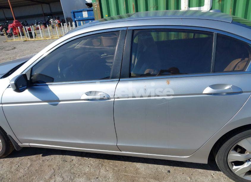 Photo 14 of 2010 Honda Accord 2.4 EX-L (VIN 1HGCP2F86AA024060)