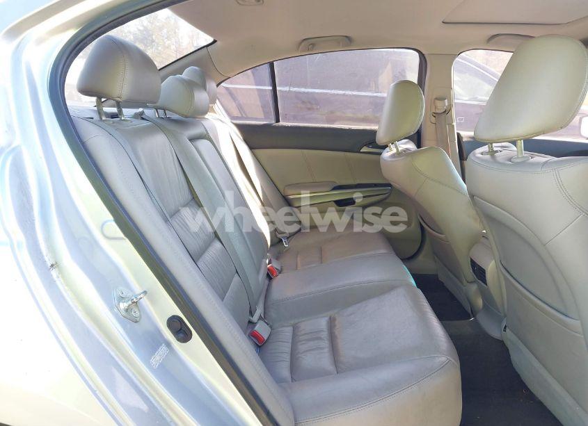 Photo 8 of 2010 Honda Accord 2.4 EX-L (VIN 1HGCP2F86AA024060)