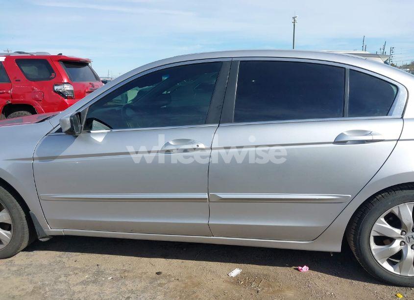 Photo 14 of 2010 Honda Accord 2.4 EX-L (VIN 1HGCP2F86AA116821)