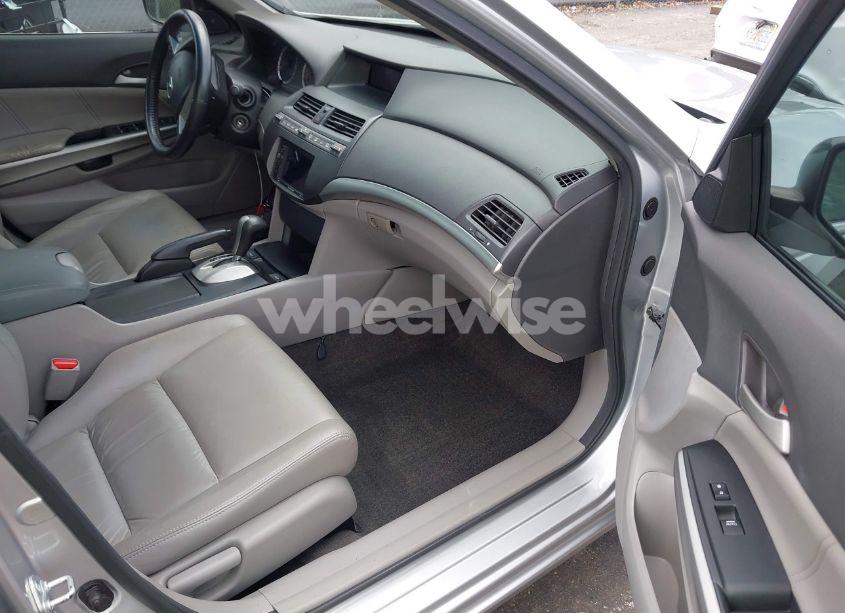 Photo 5 of 2010 Honda Accord 2.4 EX-L (VIN 1HGCP2F86AA143761)