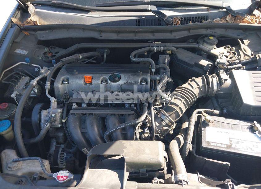 Photo 10 of 2010 Honda Accord 2.4 EX-L (VIN 1HGCP2F86AA170233)
