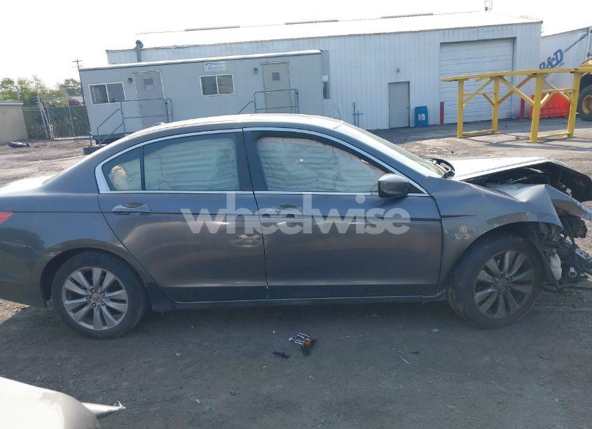 Photo 13 of 2011 Honda Accord 2.4 EX-L (VIN 1HGCP2F86BA047579)