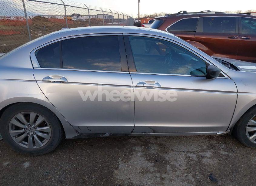 Photo 13 of 2011 Honda Accord 2.4 EX-L (VIN 1HGCP2F86BA072899)