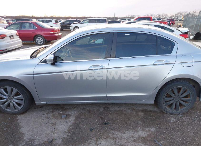 Photo 14 of 2011 Honda Accord 2.4 EX-L (VIN 1HGCP2F86BA072899)