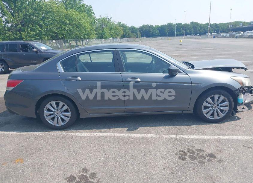 Photo 13 of 2011 Honda Accord 2.4 EX-L (VIN 1HGCP2F86BA075060)