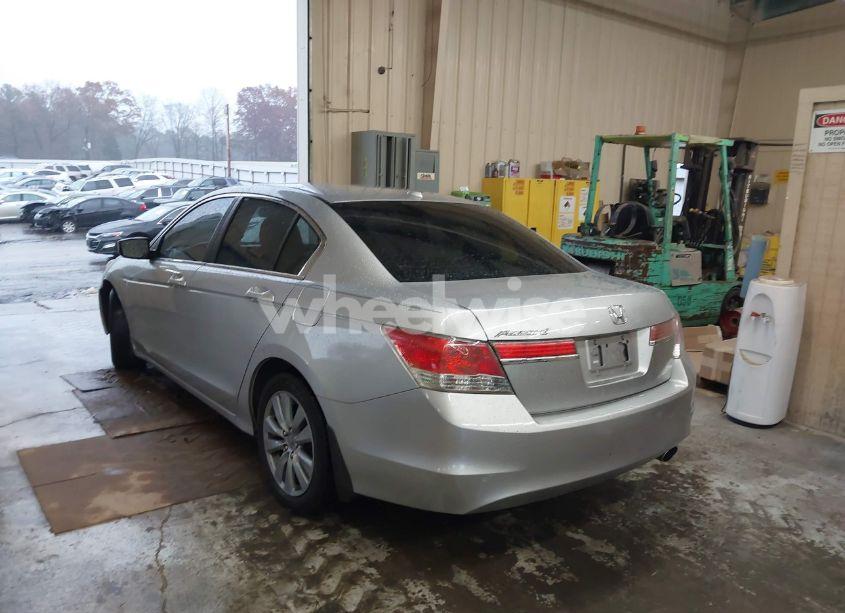 Photo 3 of 2011 Honda Accord 2.4 EX-L (VIN 1HGCP2F87BA105621)