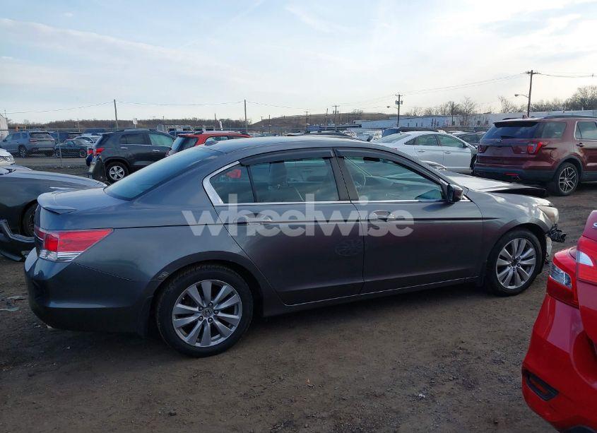 Photo 13 of 2011 Honda Accord 2.4 EX-L (VIN 1HGCP2F88BA005379)