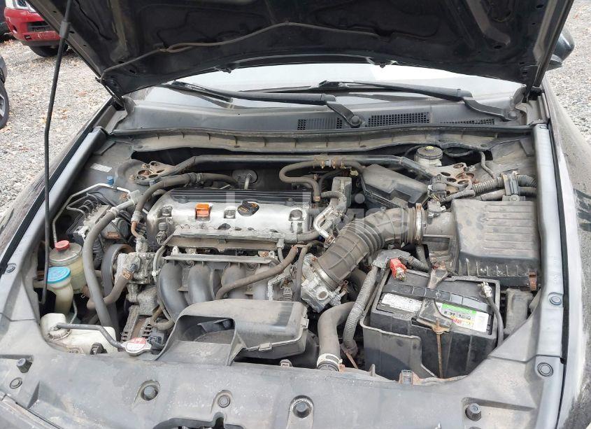 Photo 10 of 2011 Honda Accord 2.4 EX-L (VIN 1HGCP2F88BA010047)