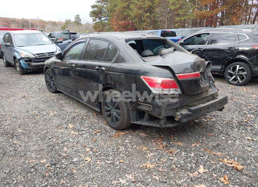 Photo 3 of 2011 Honda Accord 2.4 EX-L (VIN 1HGCP2F88BA010047)