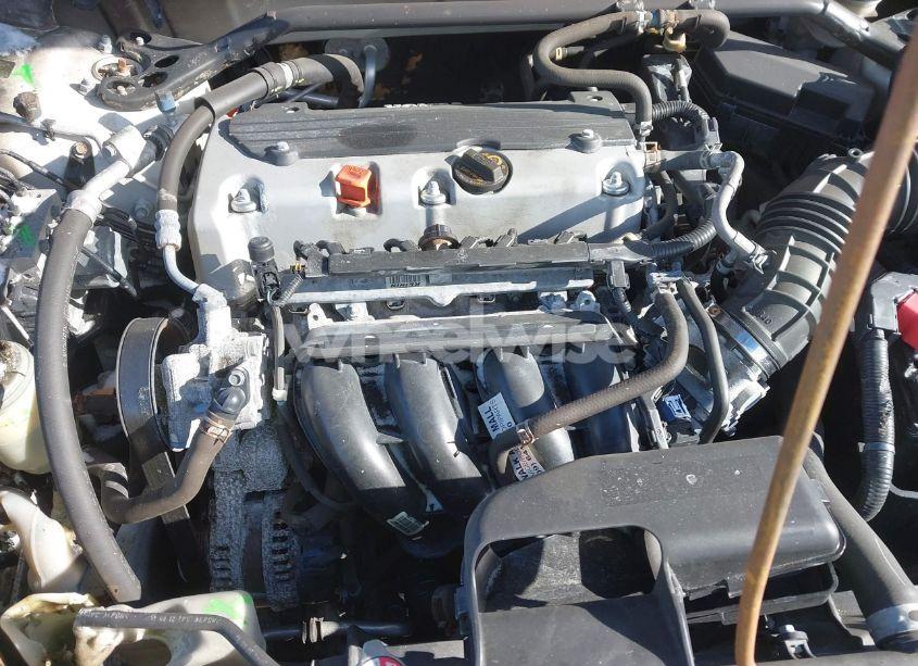 Photo 10 of 2011 Honda Accord 2.4 EX-L (VIN 1HGCP2F88BA053125)