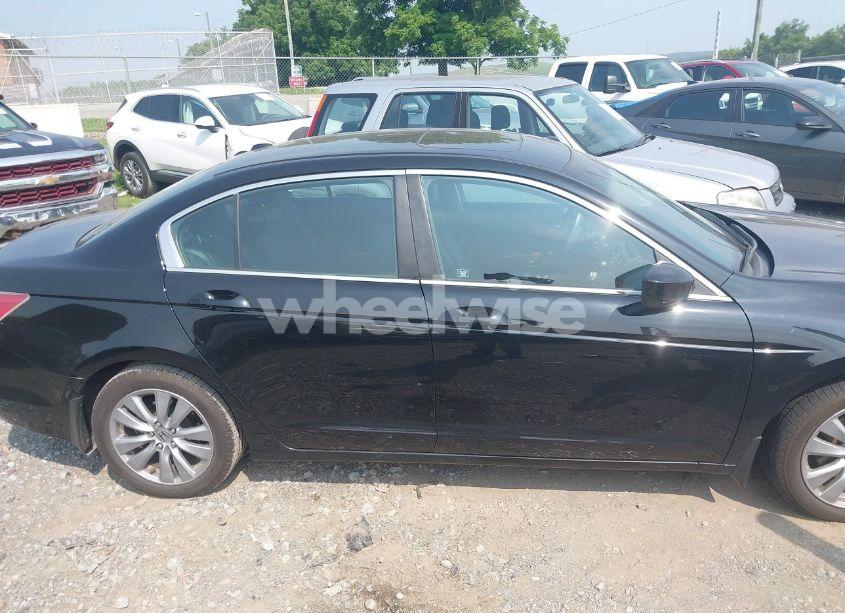 Photo 13 of 2011 Honda Accord 2.4 EX-L (VIN 1HGCP2F88BA136697)