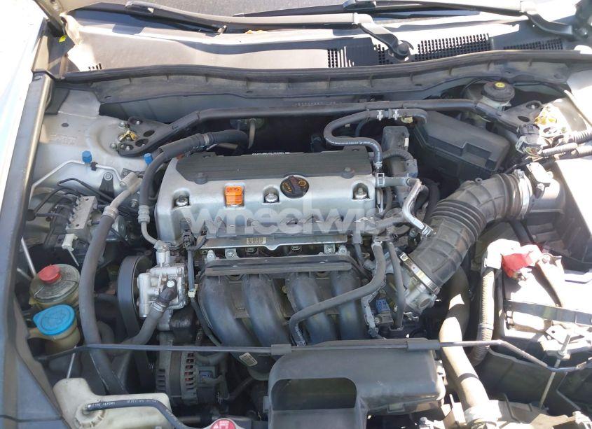 Photo 10 of 2011 Honda Accord 2.4 EX-L (VIN 1HGCP2F88BA152141)