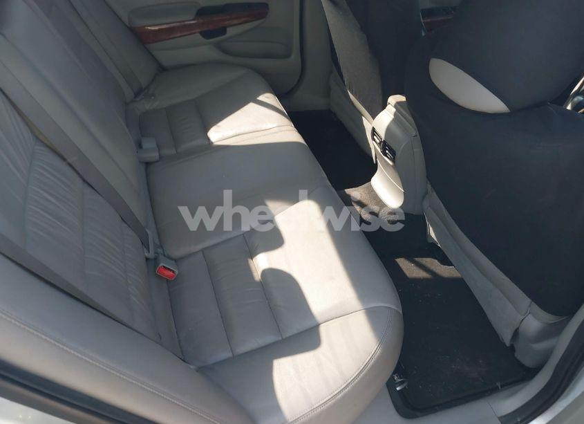 Photo 8 of 2011 Honda Accord 2.4 EX-L (VIN 1HGCP2F88BA152141)