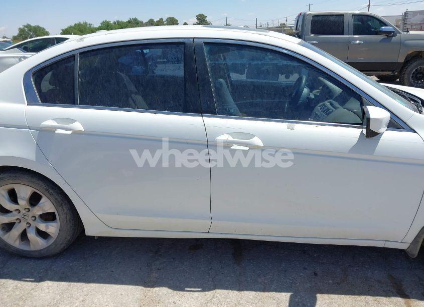 Photo 13 of 2010 Honda Accord 2.4 EX-L (VIN 1HGCP2F89AA099111)