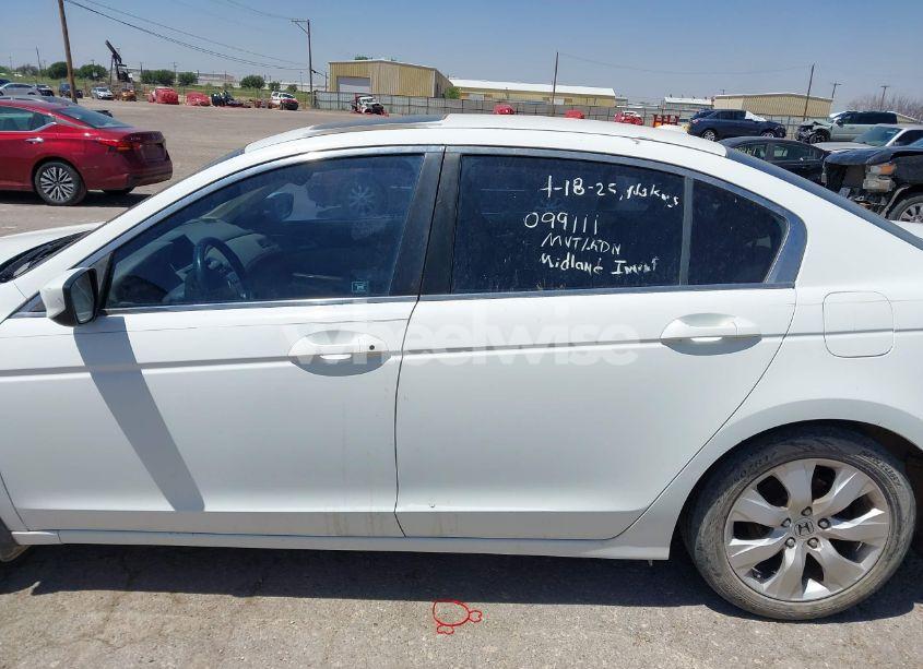 Photo 14 of 2010 Honda Accord 2.4 EX-L (VIN 1HGCP2F89AA099111)