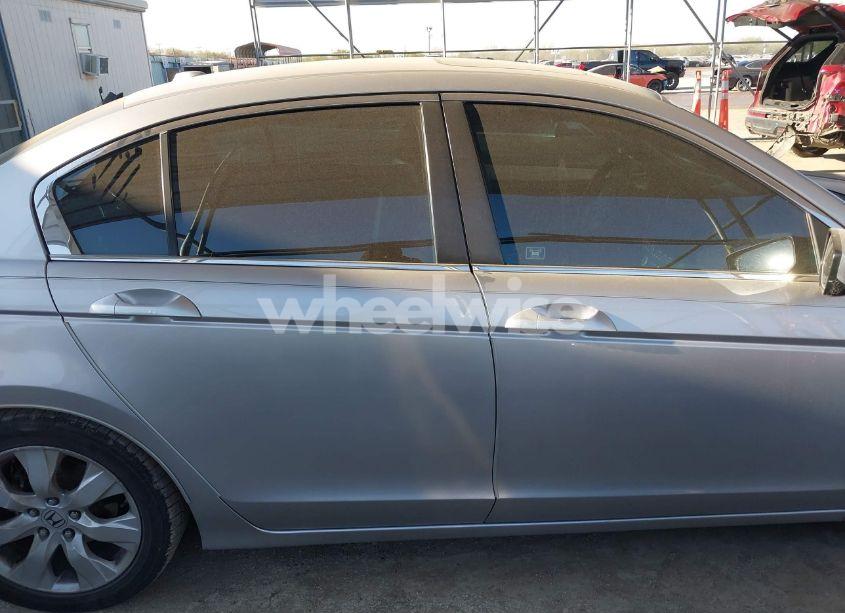 Photo 13 of 2010 Honda Accord 2.4 EX-L (VIN 1HGCP2F89AA170288)