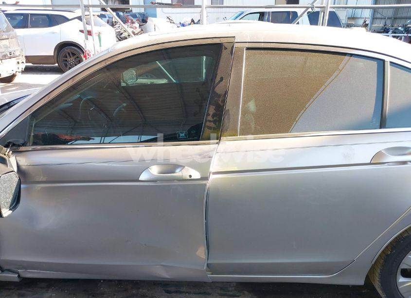 Photo 14 of 2010 Honda Accord 2.4 EX-L (VIN 1HGCP2F89AA170288)