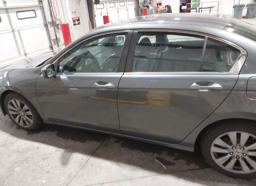 Photo 14 of 2011 Honda Accord 2.4 EX-L (VIN 1HGCP2F8XBA060545)