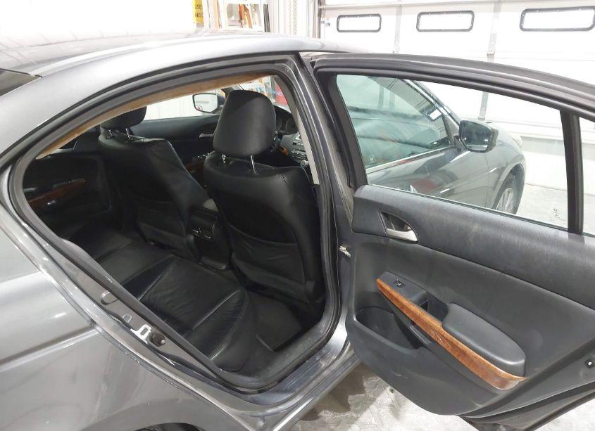 Photo 8 of 2011 Honda Accord 2.4 EX-L (VIN 1HGCP2F8XBA060545)