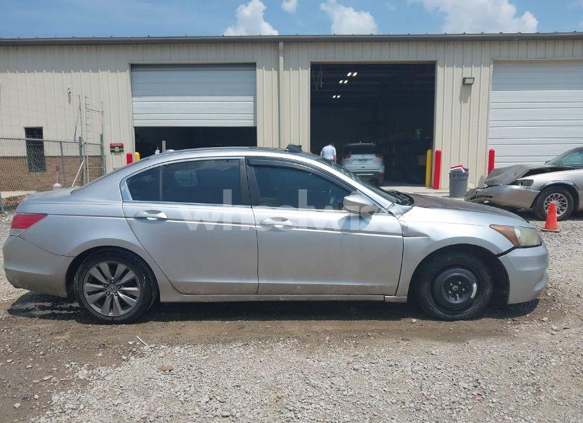 Photo 13 of 2011 Honda Accord 2.4 EX-L (VIN 1HGCP2F8XBA106181)