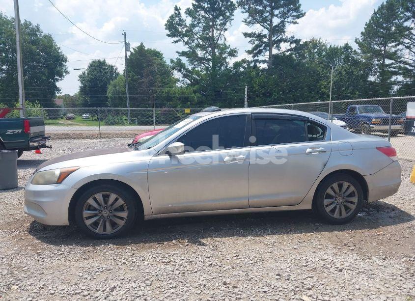 Photo 14 of 2011 Honda Accord 2.4 EX-L (VIN 1HGCP2F8XBA106181)