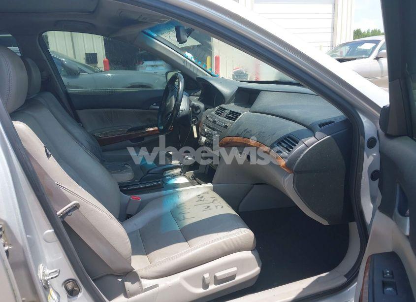 Photo 5 of 2011 Honda Accord 2.4 EX-L (VIN 1HGCP2F8XBA106181)